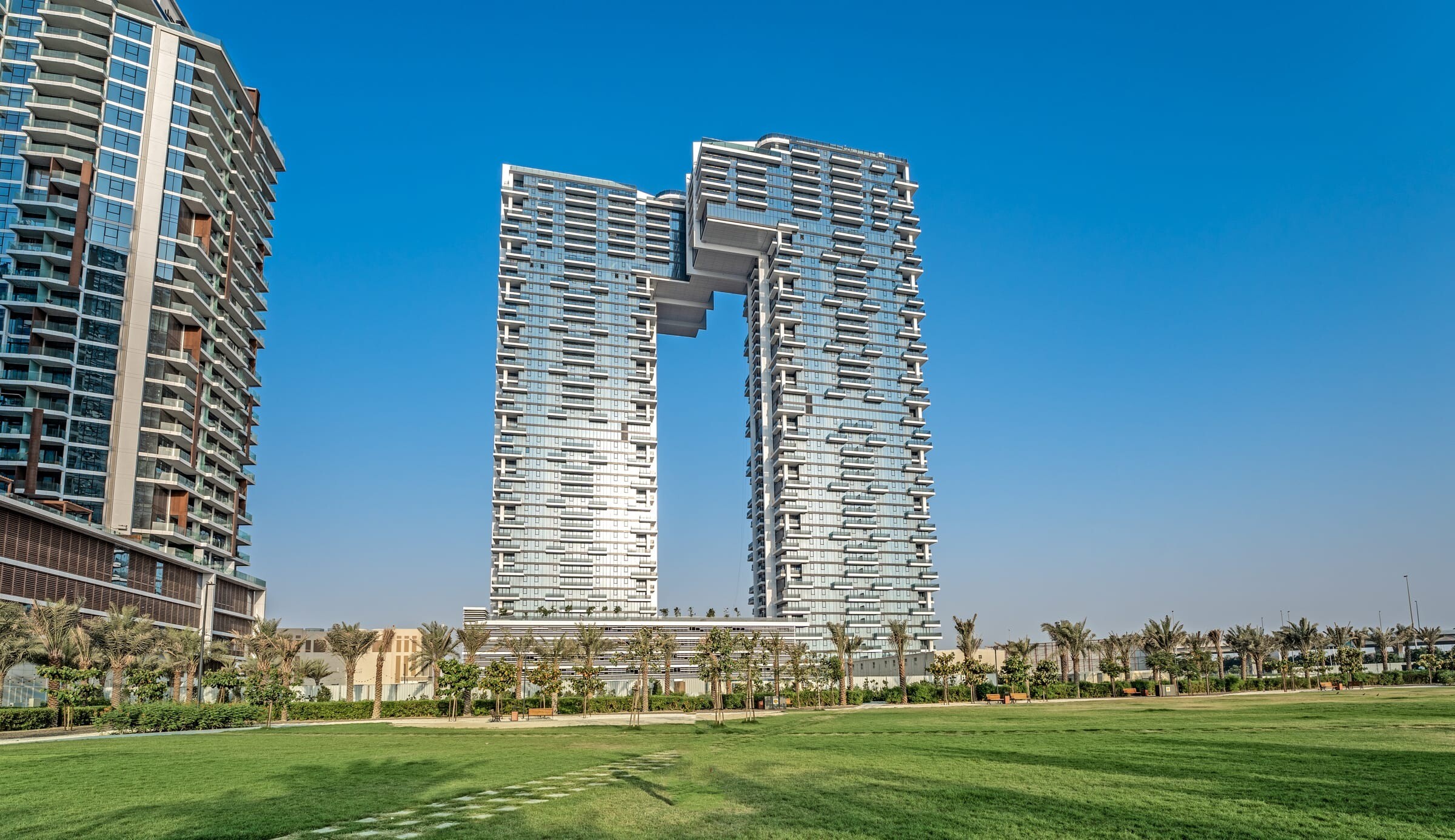 1 Residences, picture 1